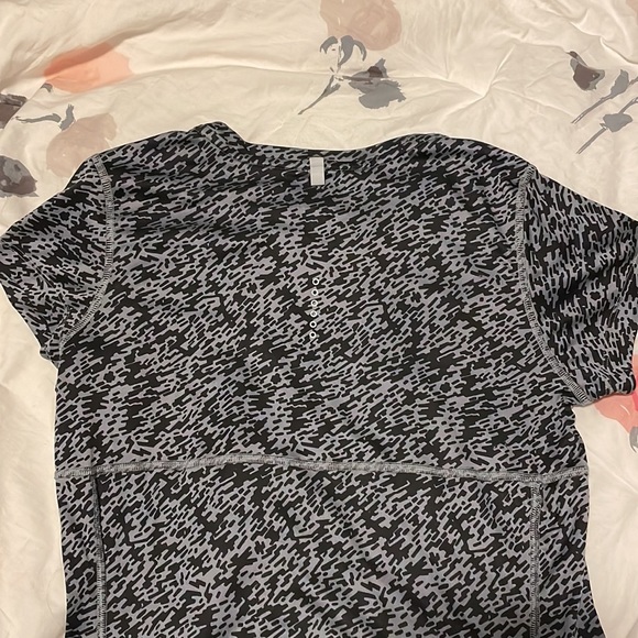 Nike Running T-shirt Black and Gray Design - XS - Picture 3 of 3